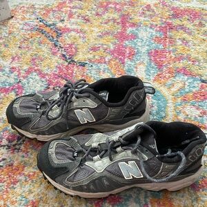 New Balance 470 Women's Black and Gray Sneakers